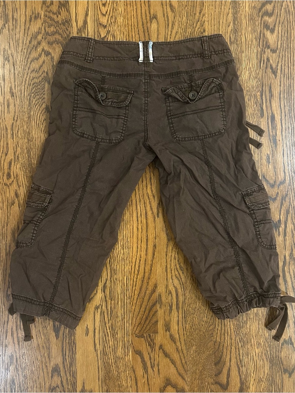 Y2K Earthy Brown Utility Cargo Capris - Picture 6 of 6